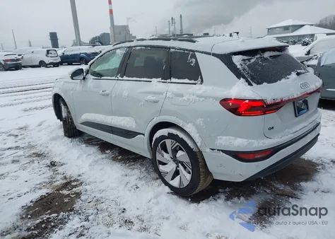 2025 Audi Q6 E-Tron Premium Plus Quattro z USA, uszkodzony, nr VIN WA124BGFXSA005717